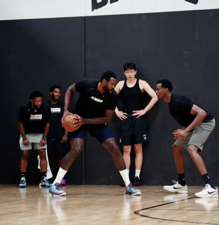 杨瀚森与小乔丹、3J合练 训练师提出内线八项核心要求