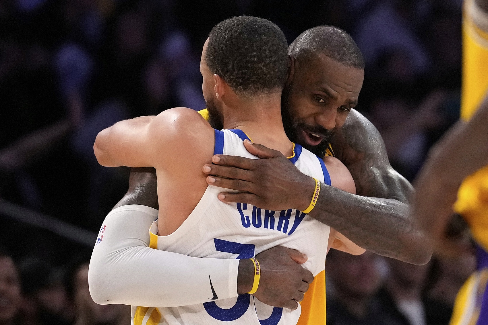 詹库总决赛四次交手詹姆斯1胜3负 联手交易未达成 詹库总决赛四次交手詹姆斯1胜3负 联手交易未达成