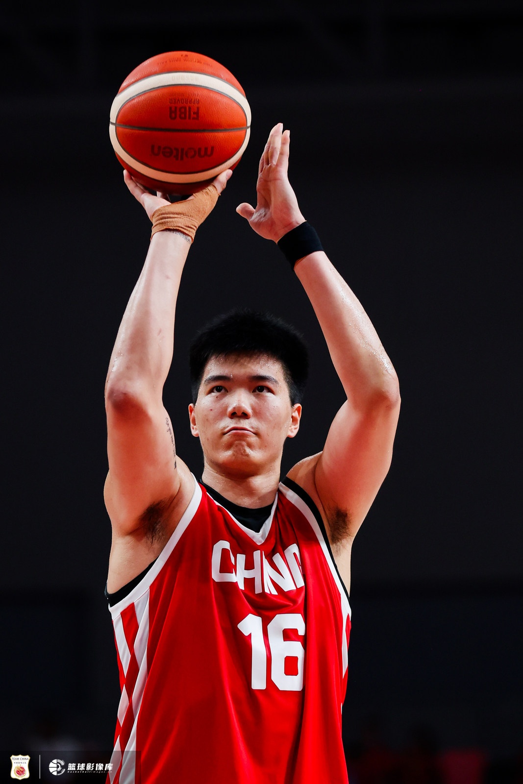 焦泊乔15分钟14分 中国男篮今晚再战乌拉圭