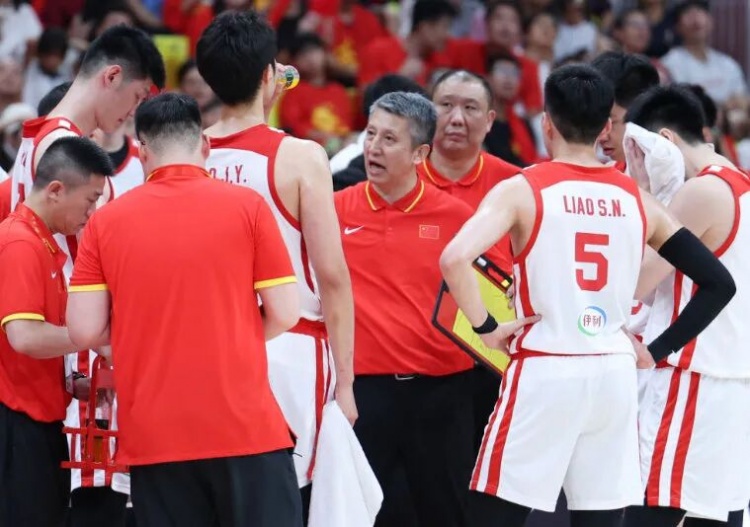 中国男篮夏训收官 8战6胜2负 三后卫短板被全面放大 中国男篮夏训收官 8战6胜2负 三后卫短板被全面放大