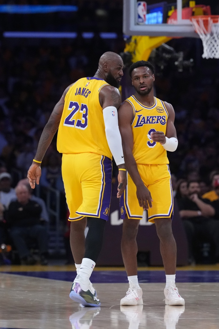 夸梅：NBA支持五大囧贬低麦基 却像保护小姑娘般护老詹和布朗尼